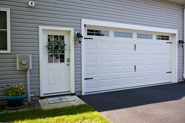 24/7 Emergency Garage Door Panel Replacement experts in Lawrenceburg, IN